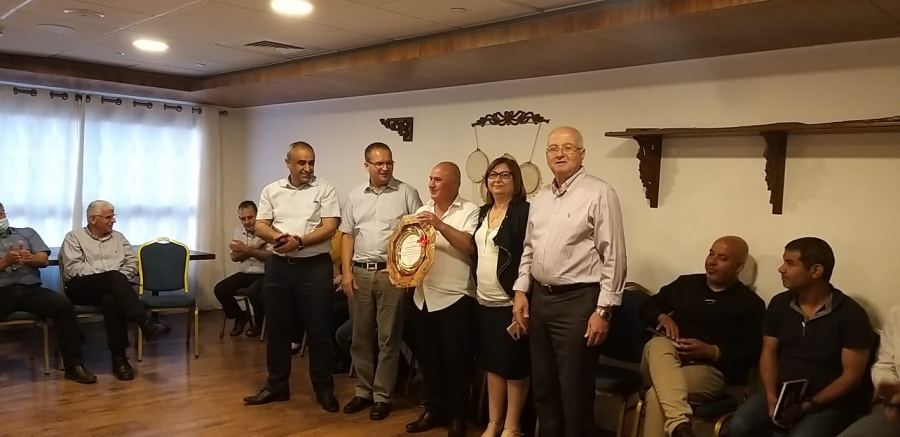 تكريم كل من الاستاذين عاطف معدي وأحمد جبارين